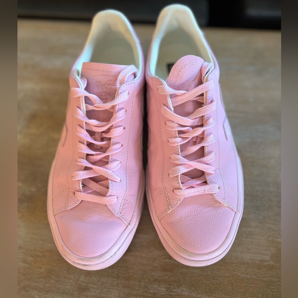 Veja x Mansur Gavriel Campo ChromeFree Leather Sneakers
Pink 🌸 - Picture 6 of 14